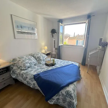 Apartment Spacieux 3 Pieces, Climatise Avec Parking A Saint-raphael - Fr-1-226a-202 *