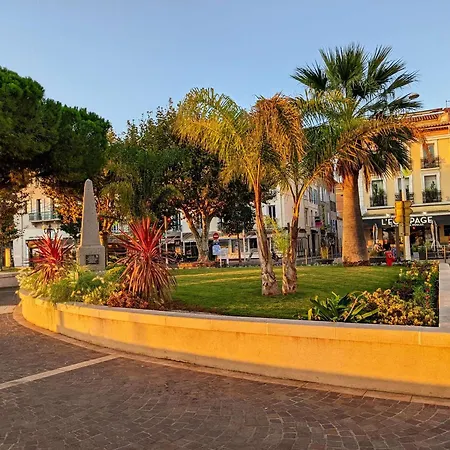 Spacieux 3 Pieces, Climatise Avec Parking A Saint-raphael - Fr-1-226a-202 Apartment *