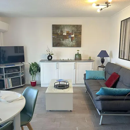 Spacieux 3 Pieces, Climatise Avec Parking A Saint-raphael - Fr-1-226a-202 Apartment